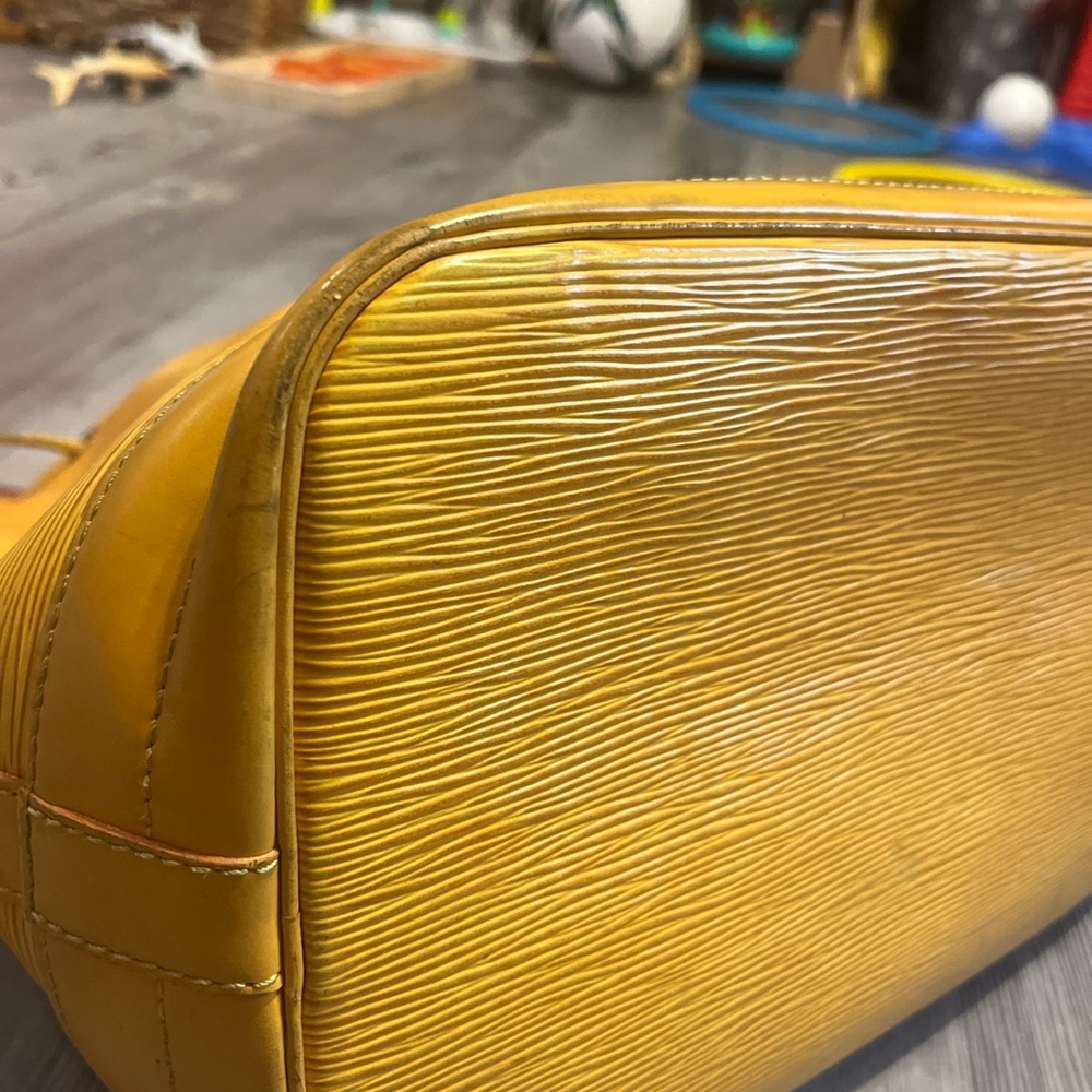 Vintage Louis Vuitton Noé Bucket Bag - Picture 9 of 14